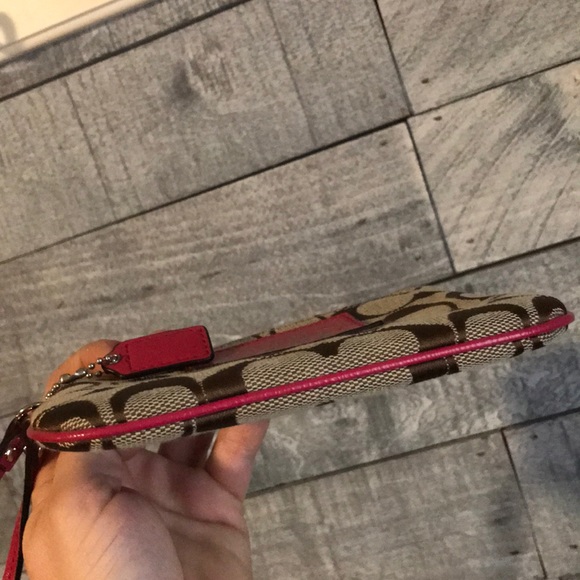 Coach Poppy wristlet EUC - Picture 4 of 6